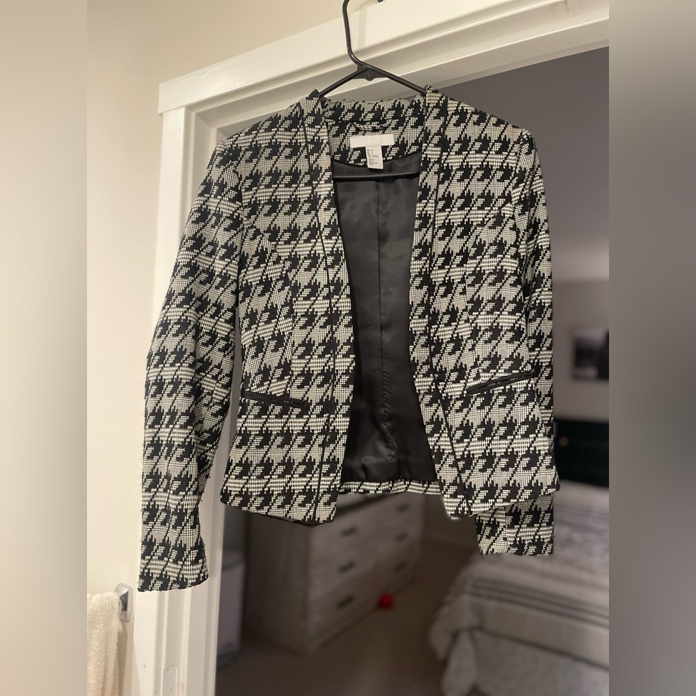 H&M Houndstooth Suit Jacket (size 4)